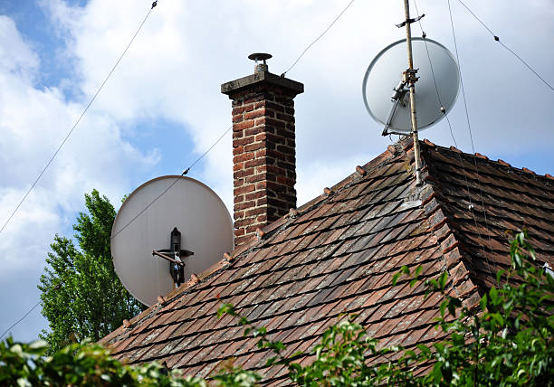 satellite-dishes-on-roof